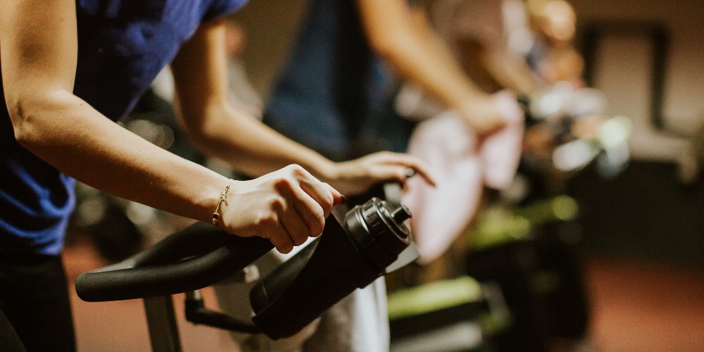 Physical activity, maintaining a healthy body weight & blood sugar, and avoiding tobacco are part of heart-healthy living strategies called “Life’s Essential 8,' and associated w/ improved cardiorespiratory fitness bit.ly/48siMpQ @JAHA_AHA @FraminghamStudy #CardioTwitter