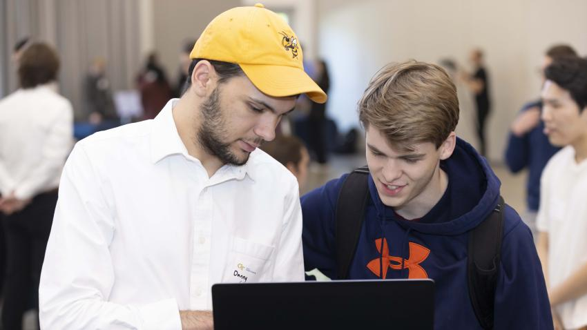 The School of Computing Instruction (@gt_sci ) is preparing students for industry demands by creating an AI-enhanced capstone course. cc.gatech.edu/news/sci-pilot…