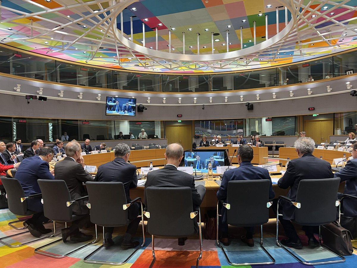 Starting the May #Eurogroup meeting with a discussion on the economic outlook in the #euroarea.