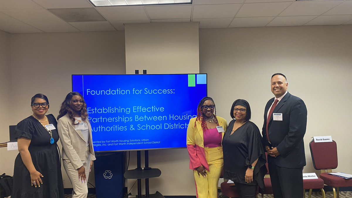 shanicehroberts's tweet photo. Hi Twitter 🤩 Last week was my first time in Washington DC and my first time as a presenter! I am so blessed to love my job and honored to have been asked to speak on this panel at the @CLPHA @housing_is #HousingIs2024 Summit! https://t.co/eaNw4IH2v0