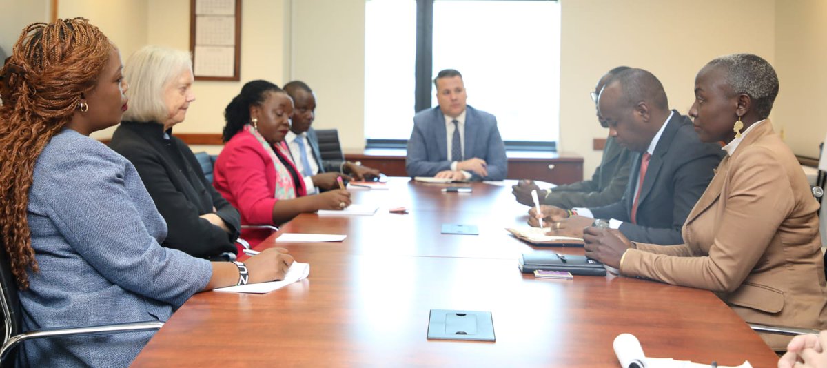 U.S. Ambassador @USAmbKenya, Meg Whitman met with Kenyan media industry executives earlier today. Their discussions centered on challenges to press freedom in Kenya and finding ways to ensure the long-term viability of the media industry. Ambassador Whitman emphasized the