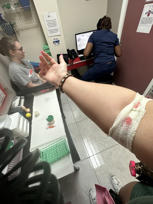 Where the big dicks at im ready hahahaha https://t.co/rph7BnQVSh