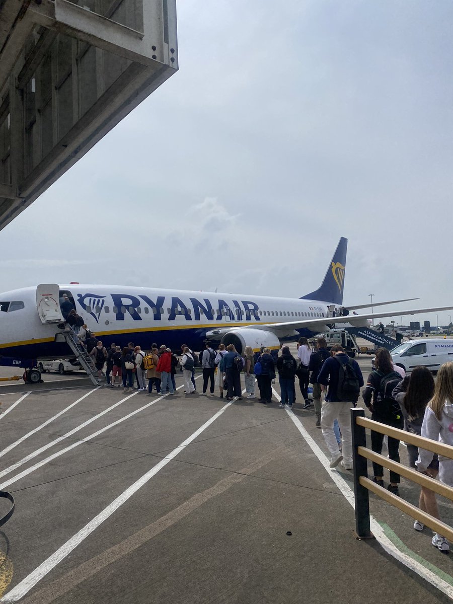 RhsModlangs's tweet image. Ready to board!@renfrew_high