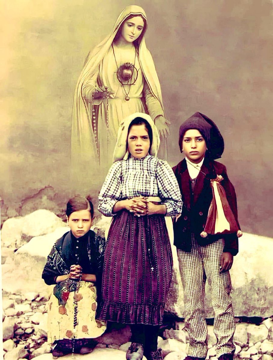13 de mayo de 1917.

“Por favor, no tengas miedo de mí. No voy a hacerte daño. Vengo del cielo”.

Nuestra Señora de Fátima, ruega por nosotros.