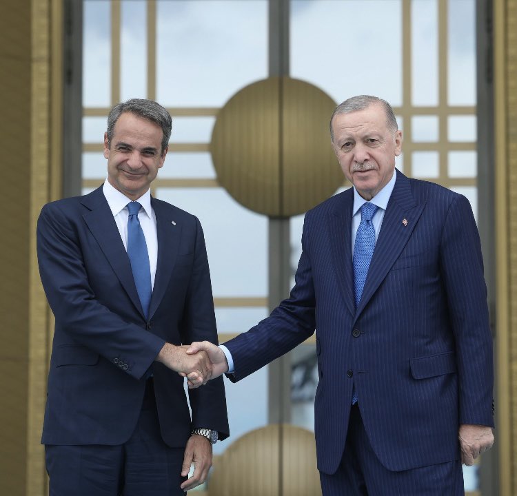 Cumhurbaşkanımız syn @RTErdogan Yunanistan Başbakanı Miçotakis ile görüştü.