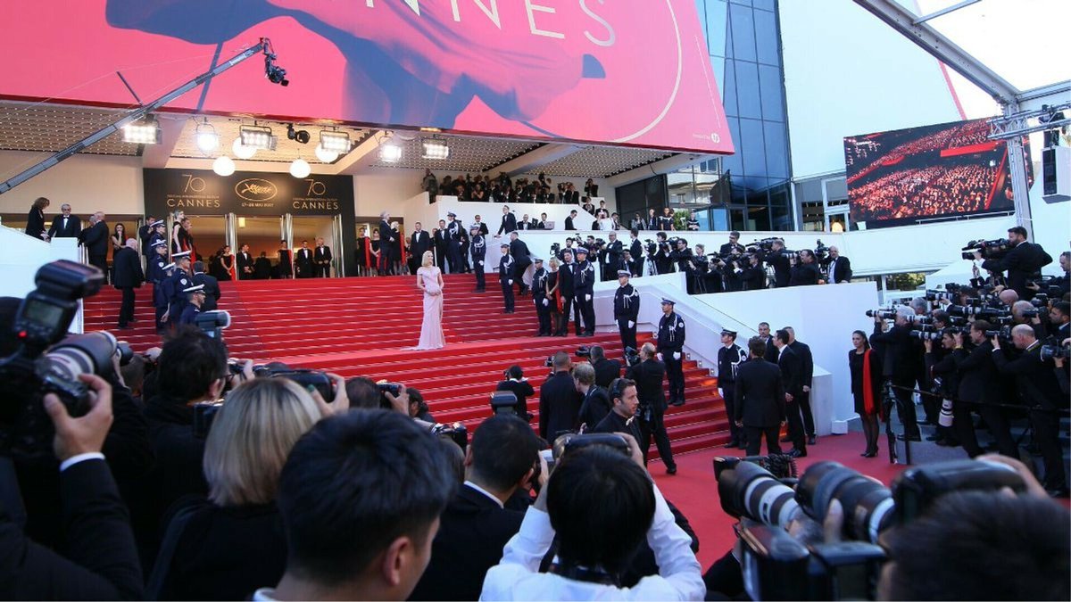 Après Besnehard dans «Télérama» mercredi, Dominique Boutonnat vendredi dans «Libé», «Elle» publierait ce soir à 19h neuf témoignages édifiants sur un éminent producteur du cinéma français #Cannes2024 #MeToo (via @clem_garin)