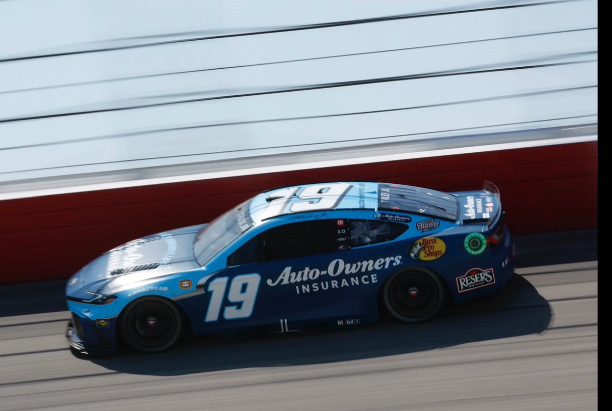 Martin Truex Jr finished 25th at Darlington, ending his run of top 20 finishes

This is now the 3rd time in Truex’s career he scored 14 straight top 20s, but failed to score a 15th.