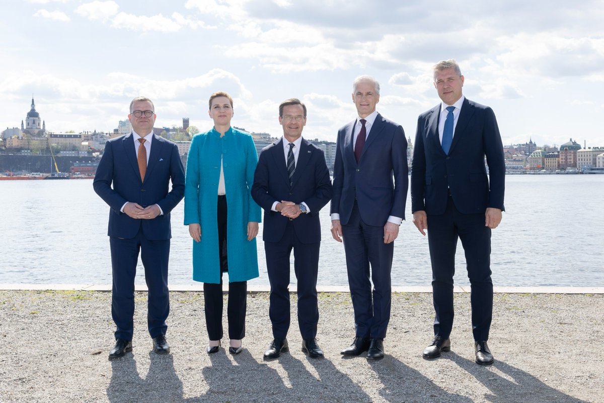 Together we are stronger. 🇫🇮🇩🇰🇸🇪🇳🇴🇮🇸 The Nordic prime ministers discussed ways to promote the competitiveness of the Nordic countries at their meeting in Stockholm. Nordic declaration on competitiveness and security: government.se/press-releases…