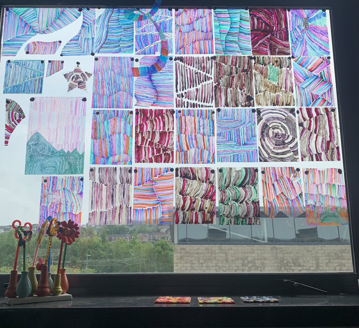 How amazing do all the prob-ART-bility windows look. It’s so incredible to see the #BraesCreativity shining on #BraesSTEAM day 👏🏻#Article31 @braesmaths @BraesHigh @Braes_STEM
