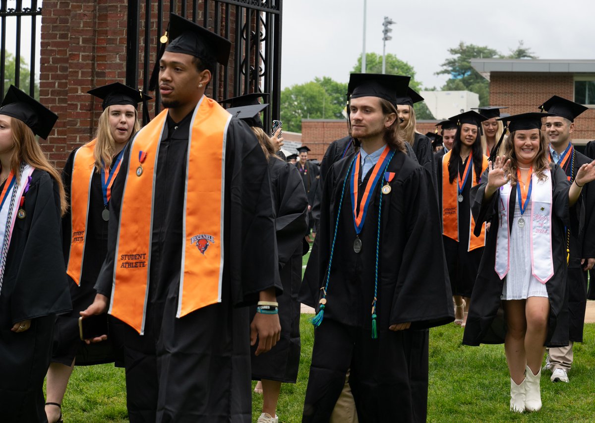Congratulations to our 2024 graduating class! 🔶🔷 A job well done. 👏🎓 #rayBucknell | #ACT