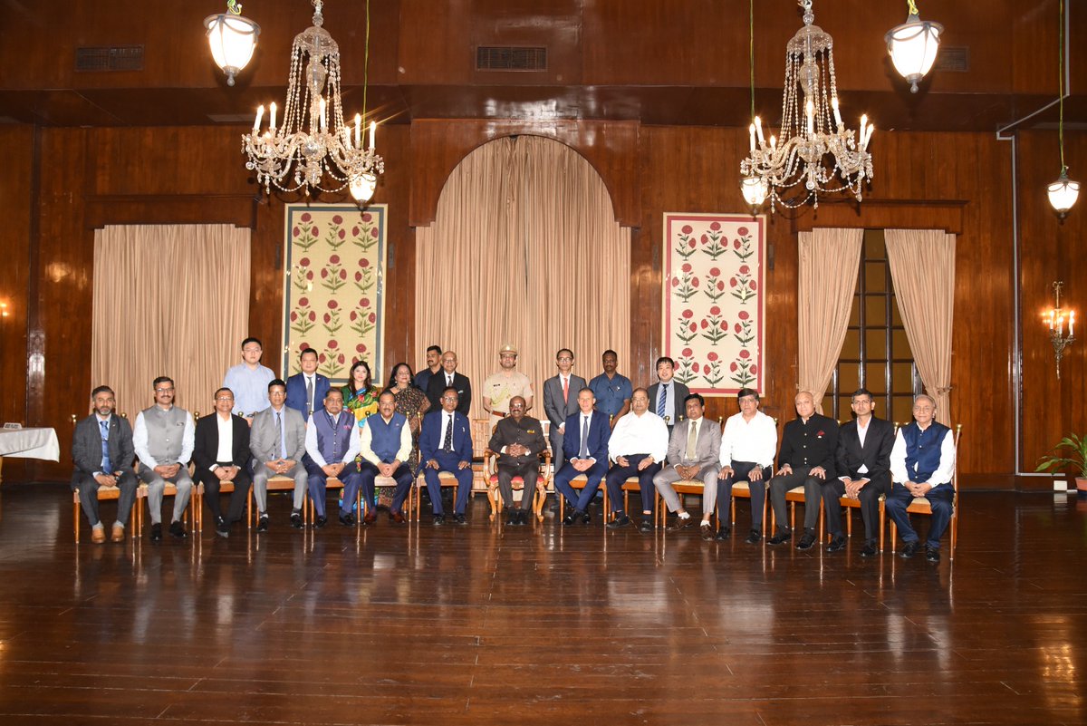 Hon’ble Governor Dr. C. V. Ananda Bose met the Consul Generals and the Honorary Consuls (Members of Consular Corps of Kolkata) at Raj Bhavan. Fruitful interactions took place. It was decided to promote cultural and educational exchange among representing countries.