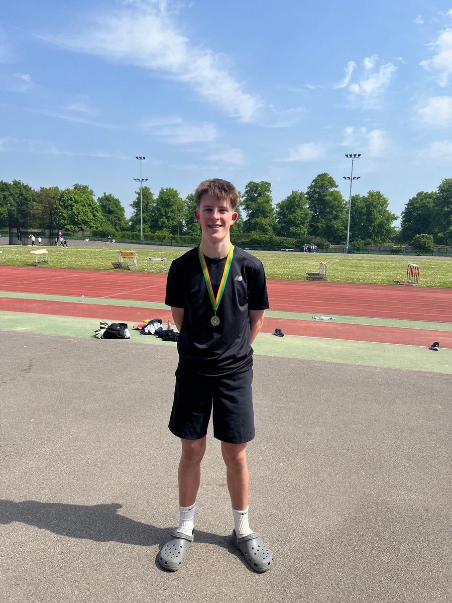 Well done to Olly (11B) who competed at the Berkshire County Championships in Long Jump on Saturday! Olly smashed his PB by more than 20cm - 6.06m! 👏👏