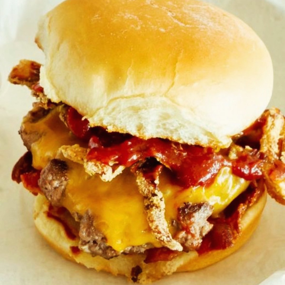 Crush a #LemmyBurger or nine today 1130-2p at #RowesWharf on @HelloGreenway NOW!!
🤘🍔🤘
Hail & Grill!  
#eatlocal #foodporn #foodie #bostonfoodtrucks #foodgasm #cheflife #burgertime #bostoneats #pubgrub #motorhead #lemmy #bbqburger #barfood #drinklocal #burgers #burgersarelife