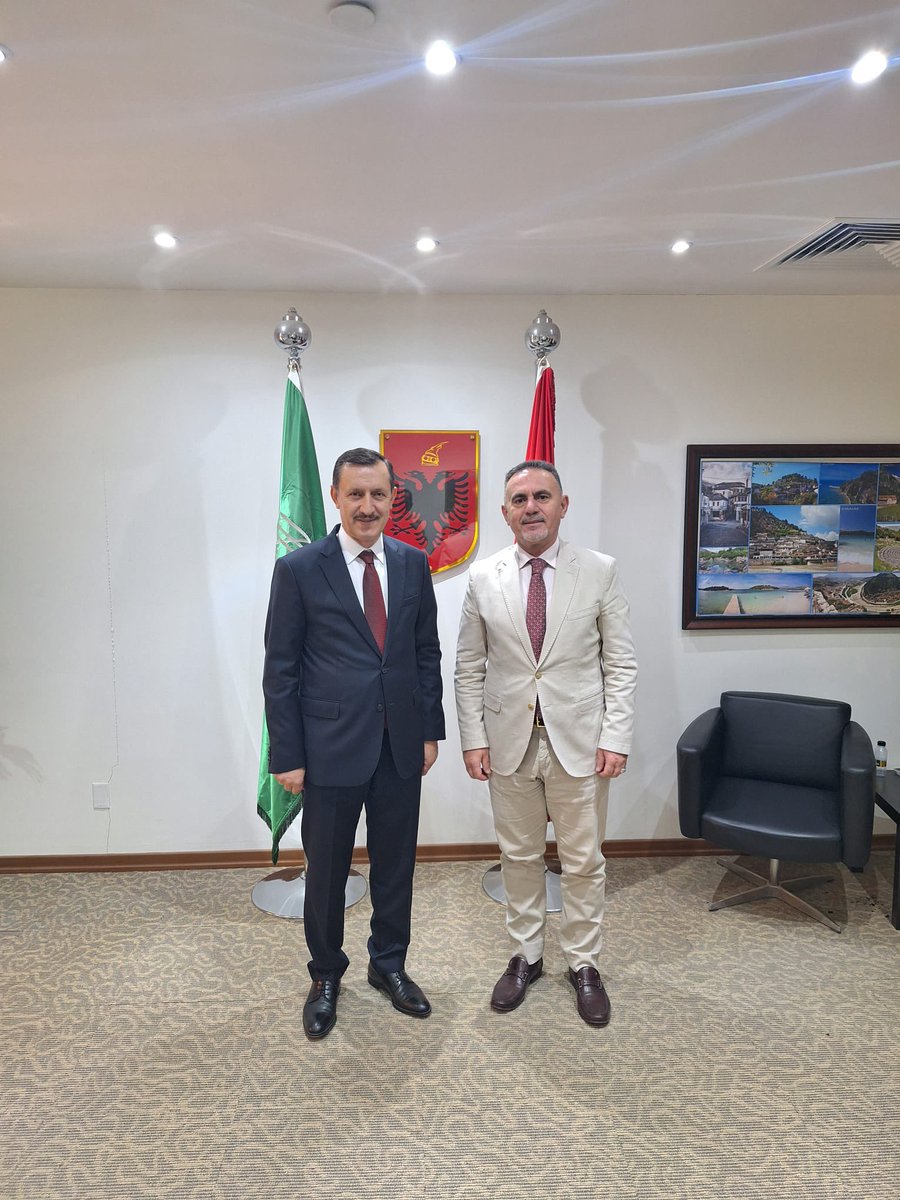 Ambassador Prof. Dr. @emrullahisler has paid a courtesy visit to H.E. Saimir Bala, Ambassador of the Republic of Albania in Riyadh. We thank H.E. for the warm welcome.