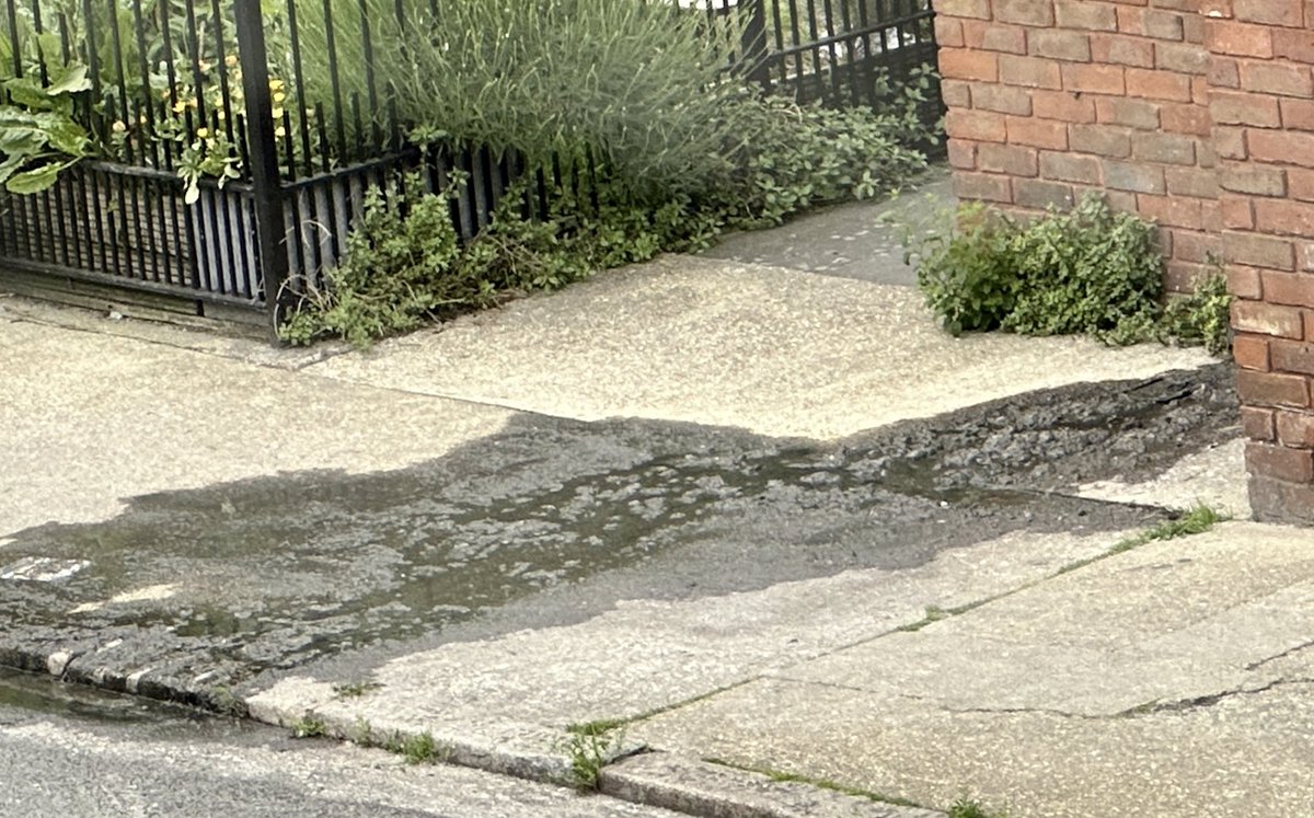 Residents of Baxendale St E2 are appalled  @ClarionSupport ignoring sewer that continually bursts over pavement & into drain outside No.9. @thameswater & @TowerHamletsNow have told you it's YOUR responsibility. Reported to Environmental Health @DailyMail @Telegraph @BBCLondonNews