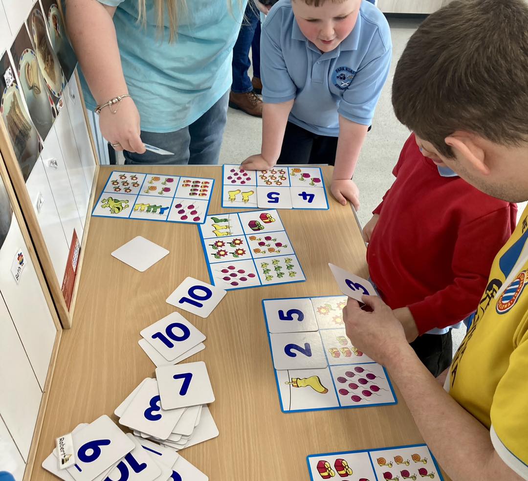 Our recent Peep session at  Park Nursery, Stranraer was all about  using maths in every day routines!
Maths isn't just counting, it is everywhere - weights, measures, length, size, sequencing, shapes, matching and sorting etc.

#peeplearning
#mathsisfun