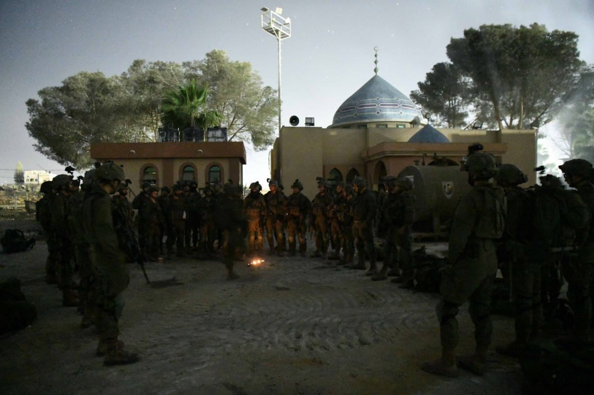 Israel's Memorial Day is being observed by IDF soldiers, besides a mosque in Gaza: