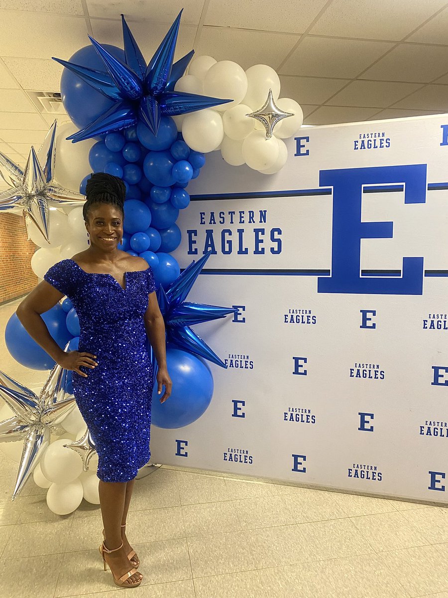 Such an honor to be inducted into the 1st class of the @athleticsEHS Alumni Hall of Fame this weekend! Congrats to my fellow inductees & a HUGE thx to the Eastern High School Alumni Association  for this incredible honor!🦅💙

#HallofFamer #HometownOlympian