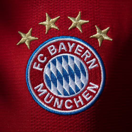 🚨 Le Bayern Munich a proposé 18 M€ à Crystal Palace pour son entraîneur Oliver Glasner. 🇩🇪👔 

Le club anglais a 𝗥𝗘𝗙𝗨𝗦𝗘́ et demande…𝟭𝟬𝟬 𝗠€. 😭💰 

(@BILD)