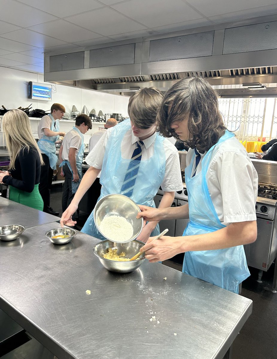 We hosted a Hospital and Catering taster session for the Year 10 students at @ChesterfieldHil . The students who currently study Food Technology had a great time learning new skills in our large college catering facilities and making a tasty sticky toffee pudding!