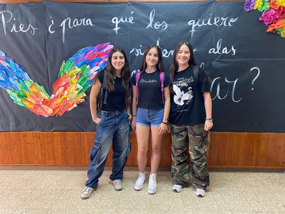 Alguns alumnes de l’ESO han realitzat aquest dissabte els exàmens oficials de Cambridge de KET i PET for Schools. Molt bona feina. El nostre col•legi és Centre Examinador.  #OfficialCambridgeExams #EuropeanCollege #confía #consolacióneduca <a href="/ETEConsolacion/">Colegios Consolación 💙</a>