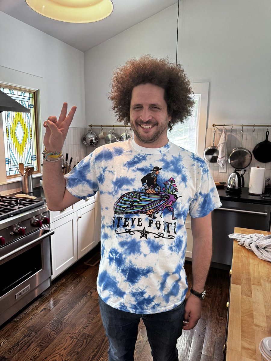 I got brand new  cicada tshirts! Look at <a href="/andyfrasco/">andyfrasco</a> wearing his! 

Sizes small to 4XL. Order here stores.portmerch.com/stevepoltz/app…