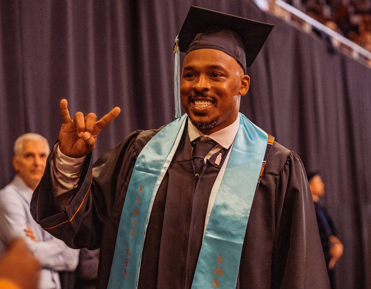 Once a Longhorn, always a Longhorn. Congrats to Jermichael Finley on earning his degree 🤘🎓 @JermichaelF88