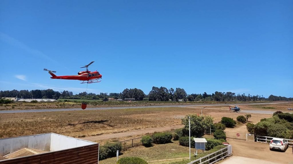 #DatosDGAC En este nuevo aniversario, @DGACChile saluda a todos los integrantes de la #CONAF @conaf_minagri quienes ejercen una importante labor en la conservación y protección de los recursos naturales del país, especialmente, en la prevención y combate #IncendiosForestales