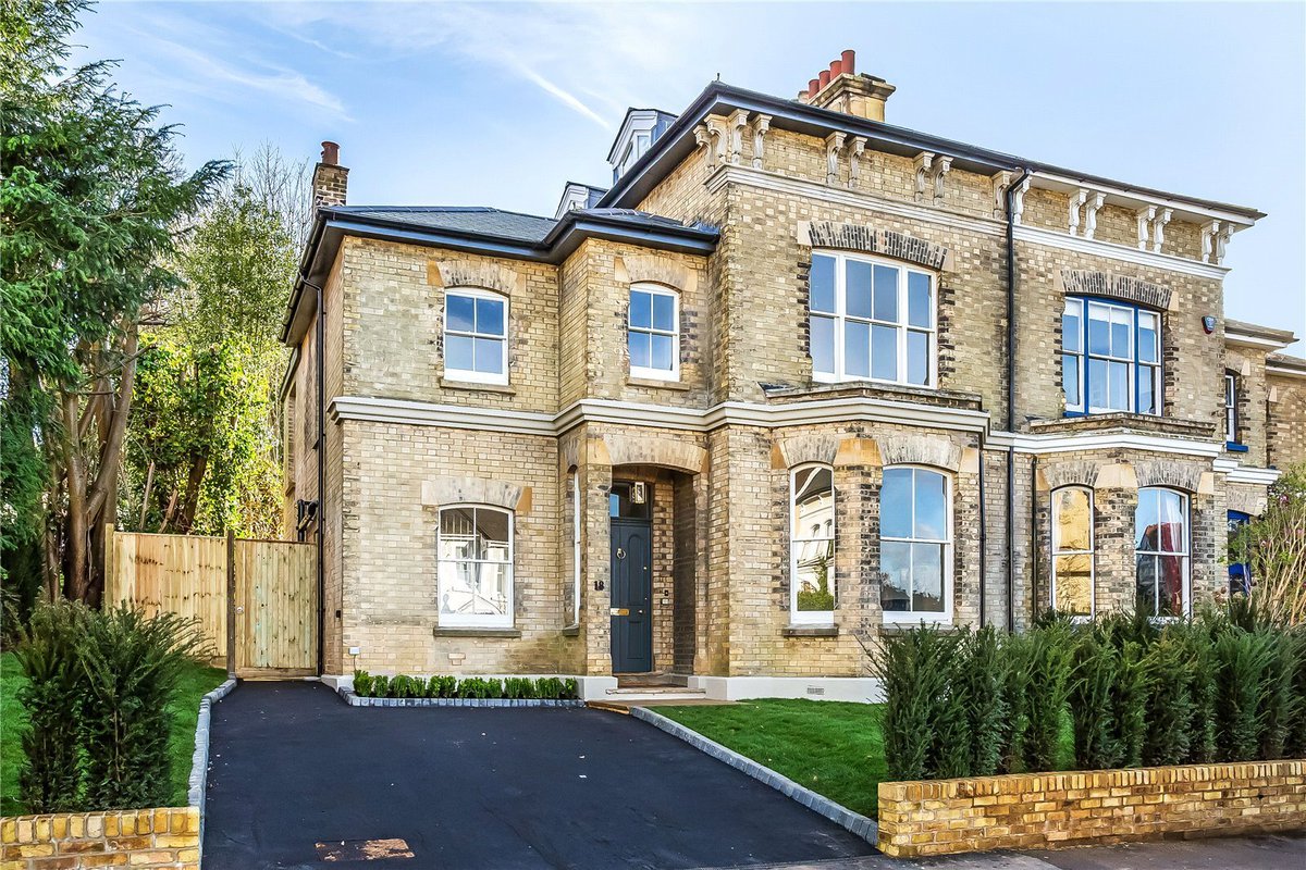 JS_Reigate's tweet photo. Stunning restored #periodproperty
3 floors plus cellar
2,4122 sq ft
Stunning open plan kitchen/dining room
#Noonwardchain
Grovehill Road #Redhill #Surrey
Guide price of £1,195,000
https://t.co/ZC5DKQjhM9
@reigate_redhill https://t.co/RvuwSYUPp9