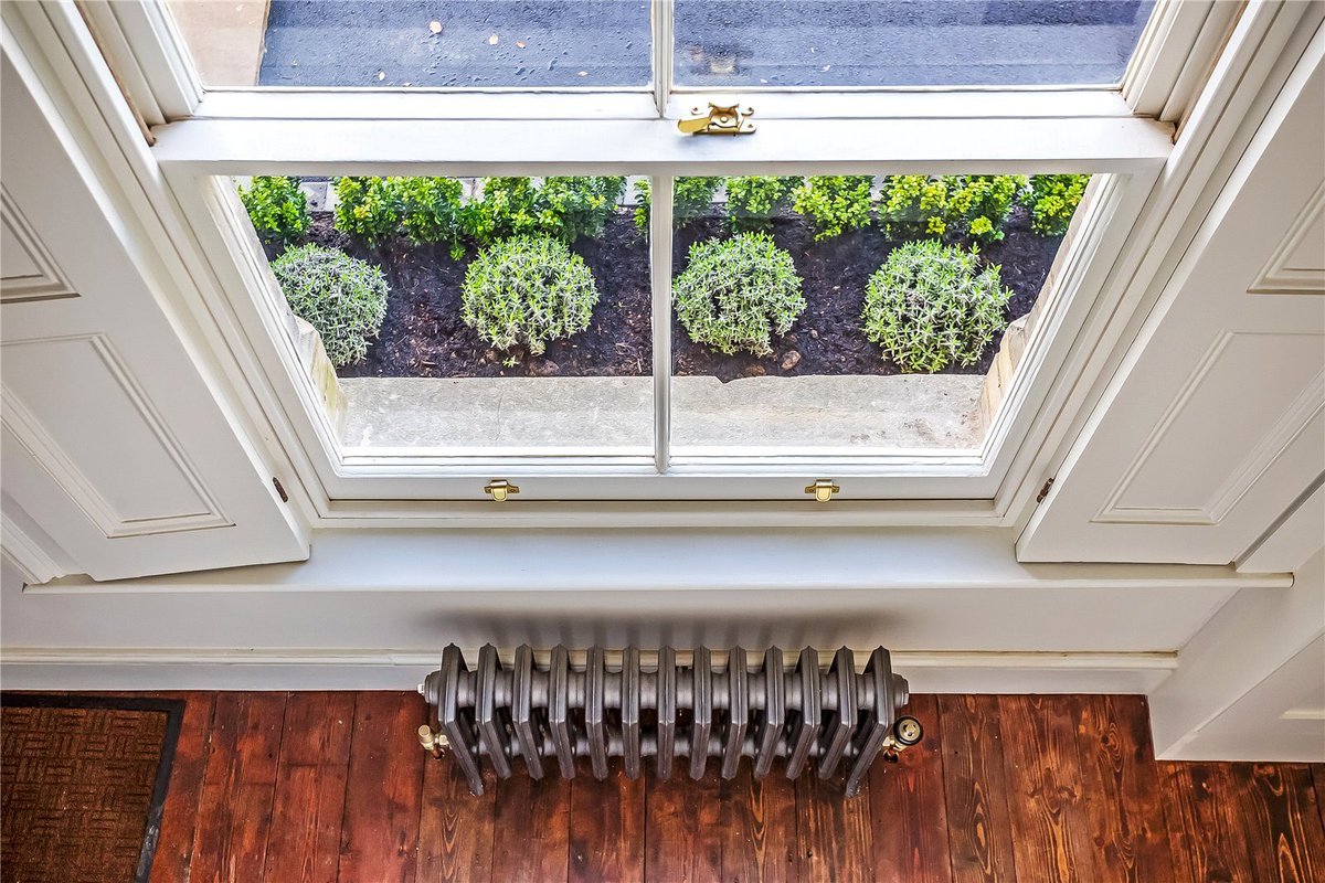 JS_Reigate's tweet photo. Stunning restored #periodproperty
3 floors plus cellar
2,4122 sq ft
Stunning open plan kitchen/dining room
#Noonwardchain
Grovehill Road #Redhill #Surrey
Guide price of £1,195,000
https://t.co/ZC5DKQjhM9
@reigate_redhill https://t.co/RvuwSYUPp9