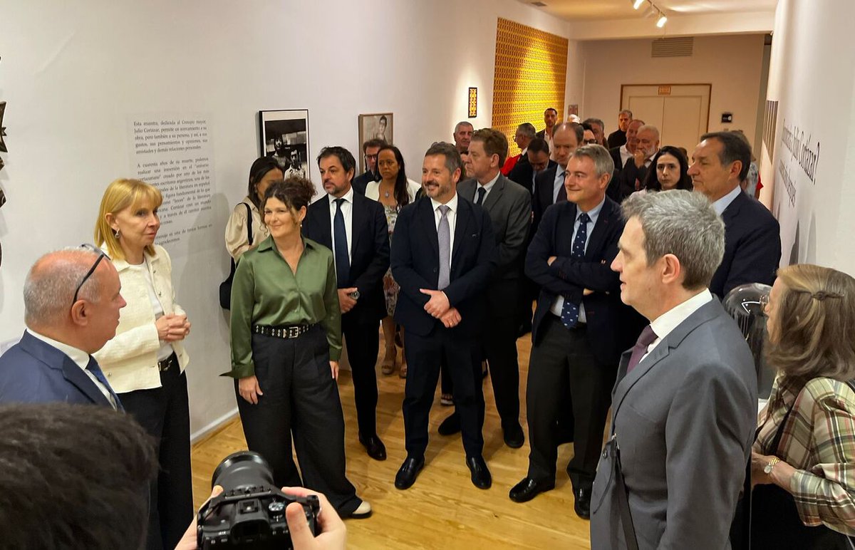 📸 El consejero @depacoserrano ha participado hoy en la inauguración del programa 'Conexión Buenos Aires - Madrid' en @casamerica, que se celebrará hasta el próximo 24 de mayo. 🇦🇷🤝🇪🇸 Desde la @ComunidadMadrid seguiremos tendiendo lazos por la #Hispanidad que nos une.