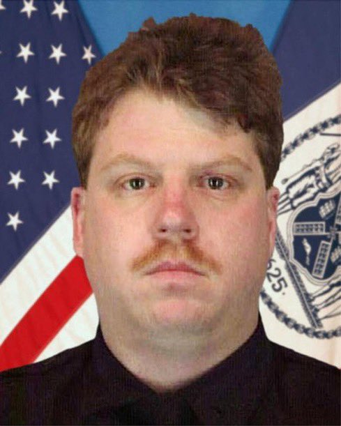 #NeverForget our 9/11 Heroes Police Officer Frank Gagliano-2020 @NYPDTransit District 34 Detective Robert Williamson-2007 @NYPDPBMS Anti-Crime May they Rest In Peace.