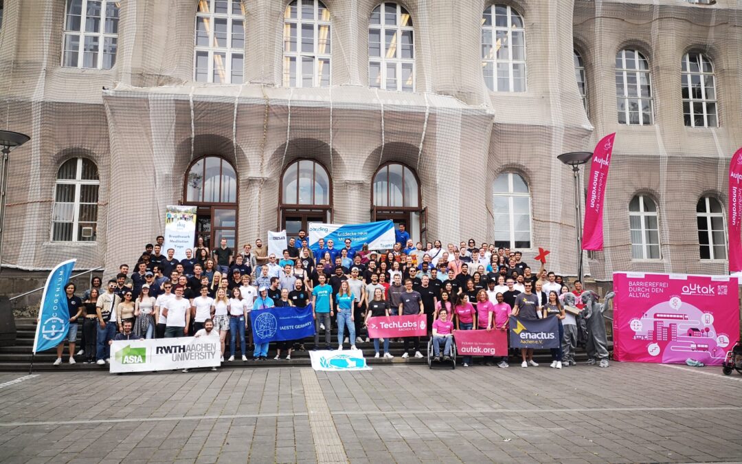 Beim Tag der studentischen Initiativen am 14.05. habt ihr die Möglichkeit, von 10-17 Uhr auf dem Templergraben viele verschiedene Eigeninitiativen der #RWTH und deren Projekte kennenzulernen 😀: ➡️asta.rwth-aachen.de/kalender/tdsi-…