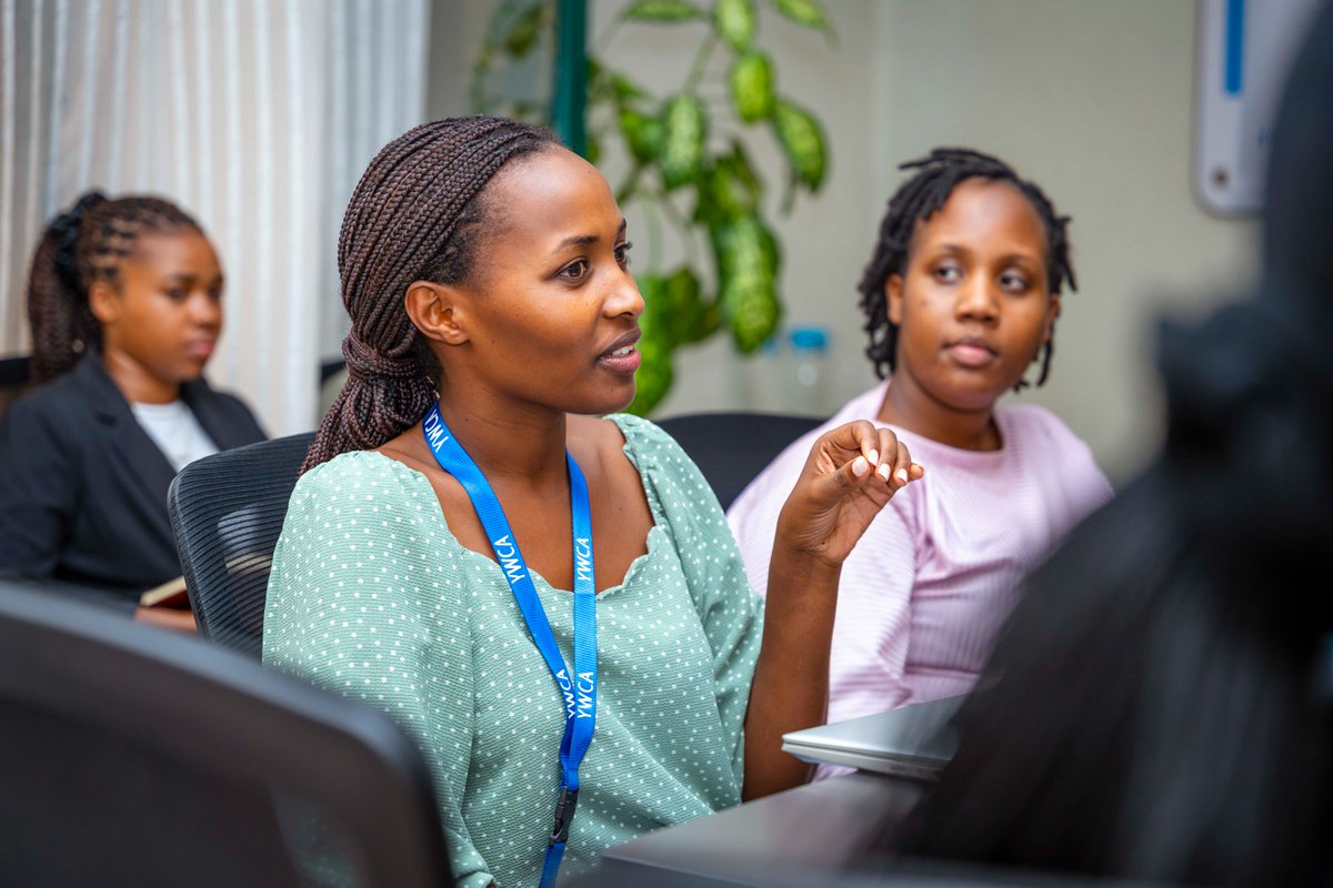 This afternoon, women from CS-Engage Dufatanye Consortium gathered at NAR offices for a 'Confidence Building Session' led by UNICEF's Country Representative to Rwanda, Julianna Lindsey, where they shared experiences on leadership, failure, and women's workplace expectations.
