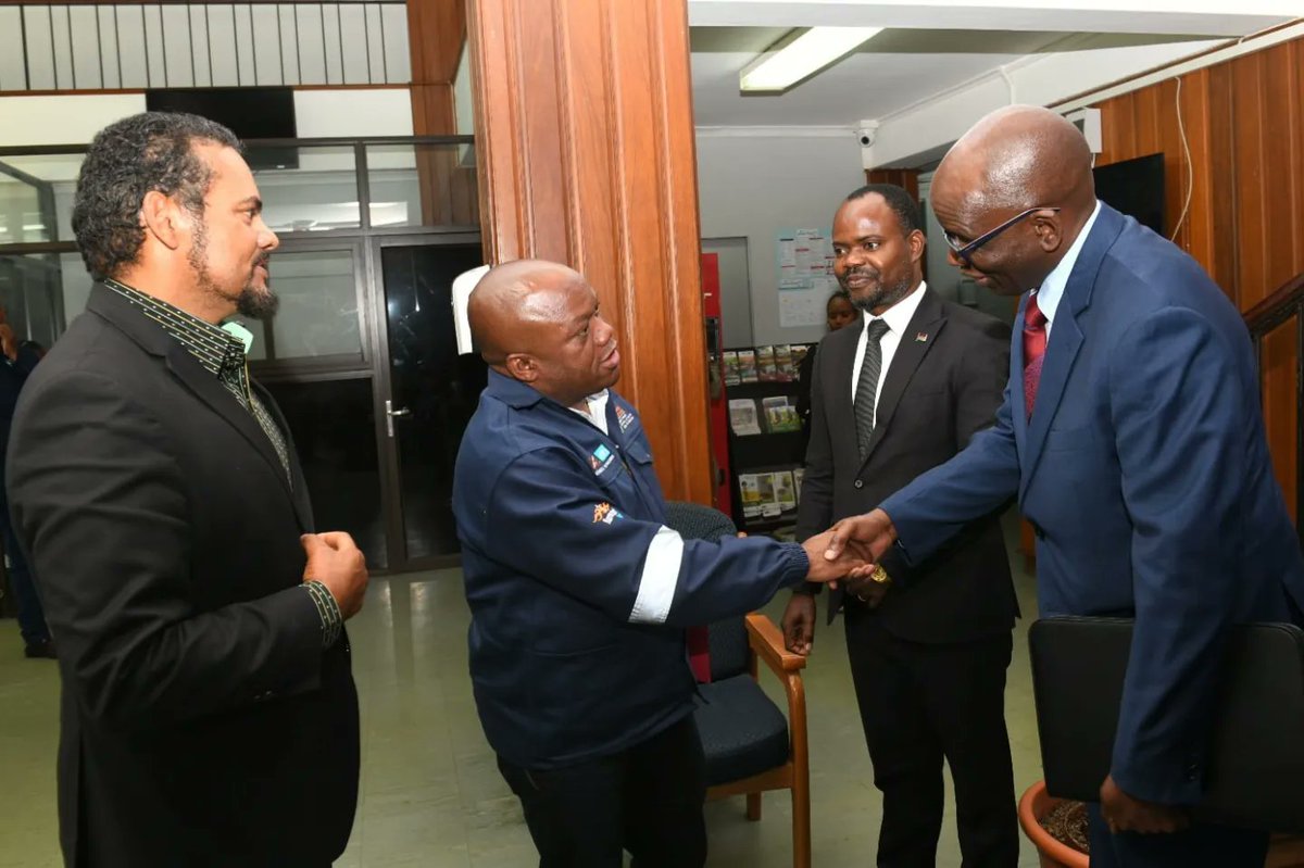 cbe_rsa's tweet image. UPDATE: Minister Sihle Zikalala @sziks arrives in George with a team of experts , receives briefing from Disaster Management Team on building collapse.

#GeorgeBuildingCollapse #Builtenvironmentprofessionals
@DepartmentPWI