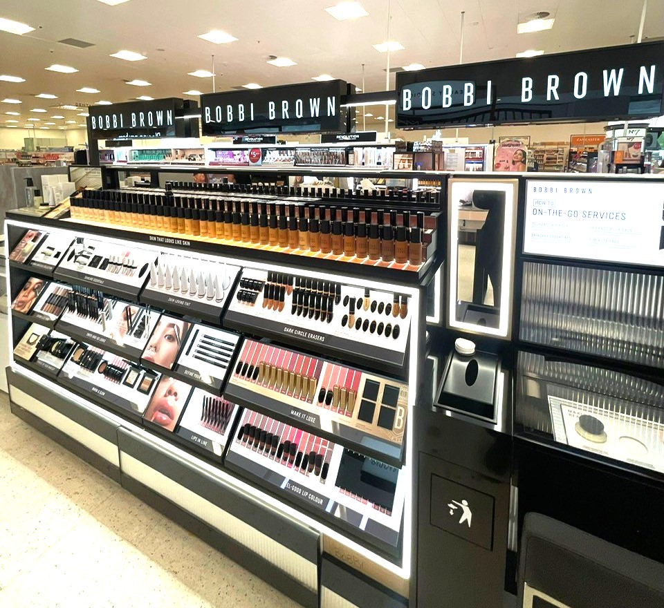 Beauty fans rejoice!🙌 The Beauty Hall at @bootsuk has welcomed even more brands including @theouai , @soldejaneiro , @narsissist , @bobbibrownuk , @philip_kingsley and more! 🎉