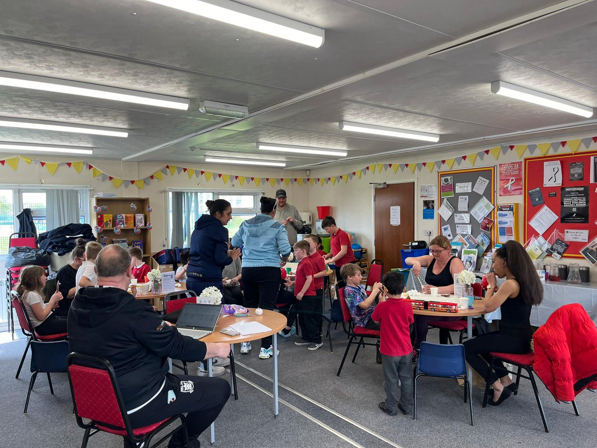 📰 The Hull FC Community Foundation has joined forces with @HKRFoundation and @tigerstrust to deliver a new project supporting unemployed parents of children at local primary schools. Full Story 👉 tinyurl.com/5yxseews 🤝 @HLCTrainingNews @TheUKSPF