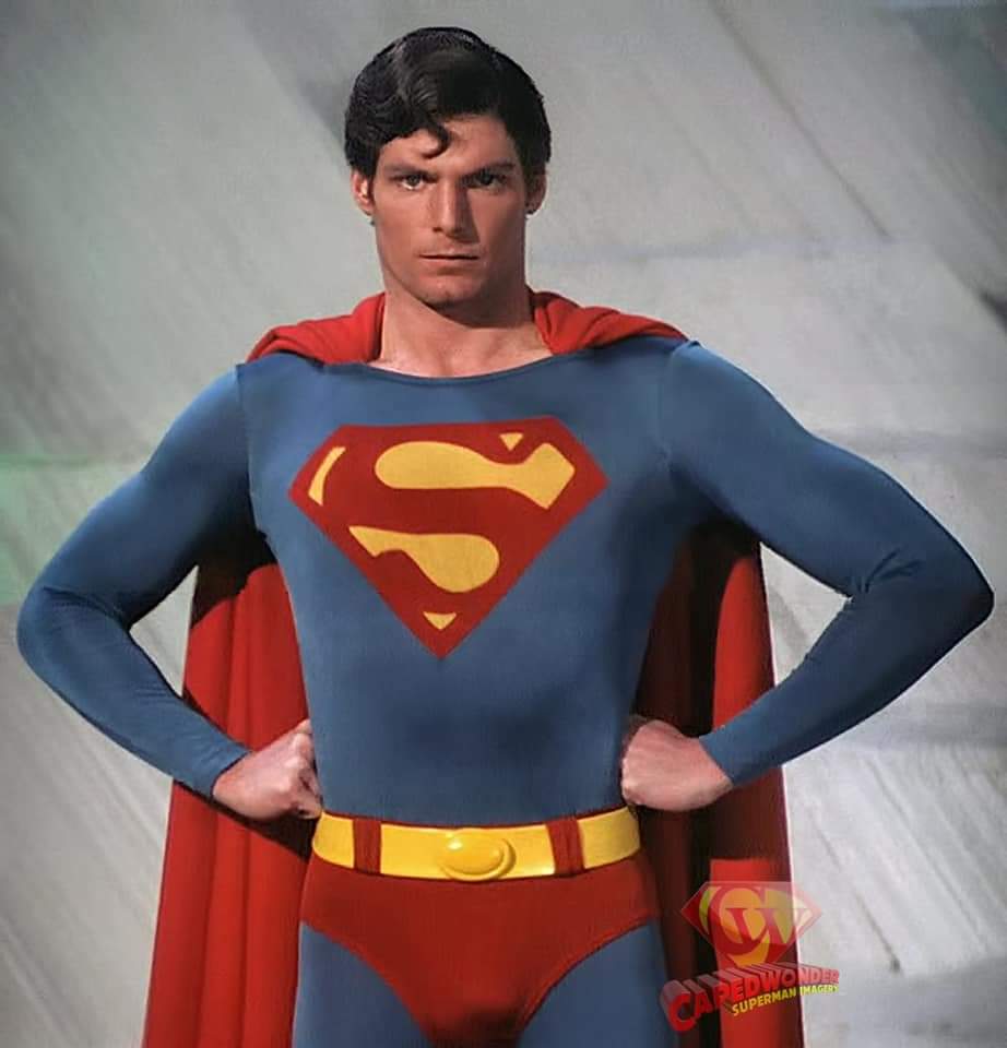 A primeros de mayo de 1977 Christopher Reeve se enfundaba por primera vez el traje de Superman en esta prueba de pantalla. A esto lo llamo yo comenzar con buen pie.