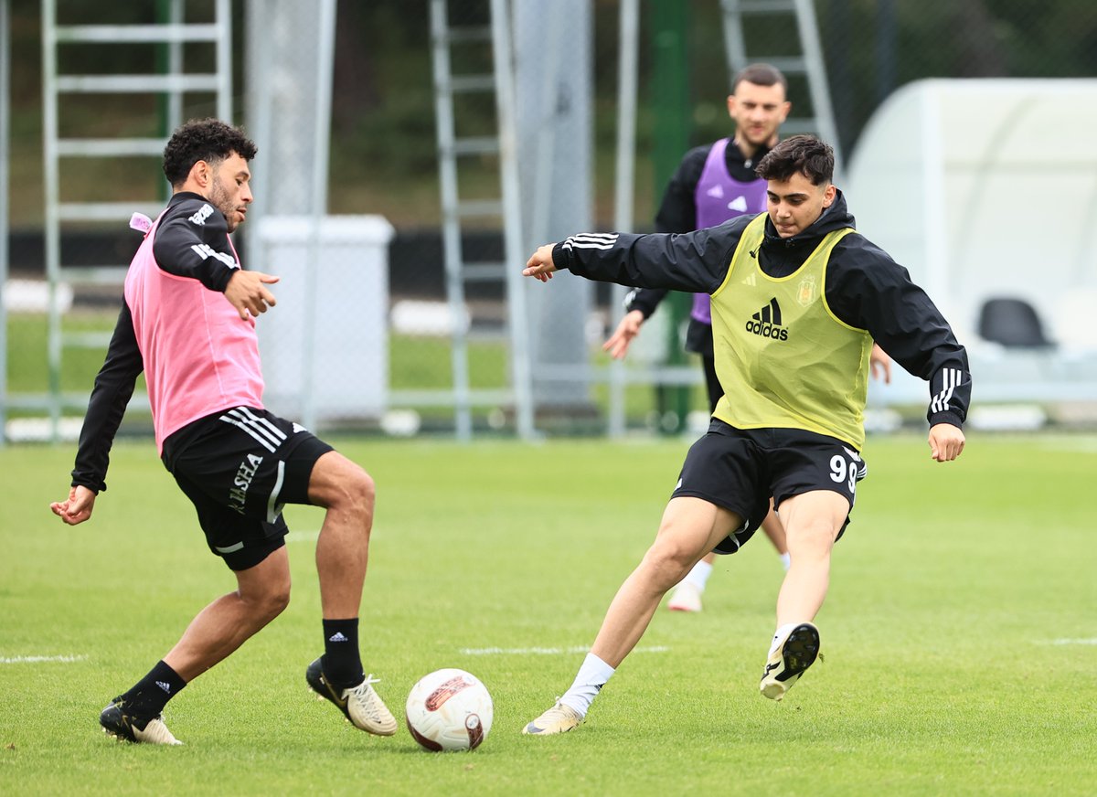 Futbol takımımız, Atakaş Hatayspor maçı hazırlıklarına bugün yaptığı antrenmanla başladı.  🦅

#BJKvHTY