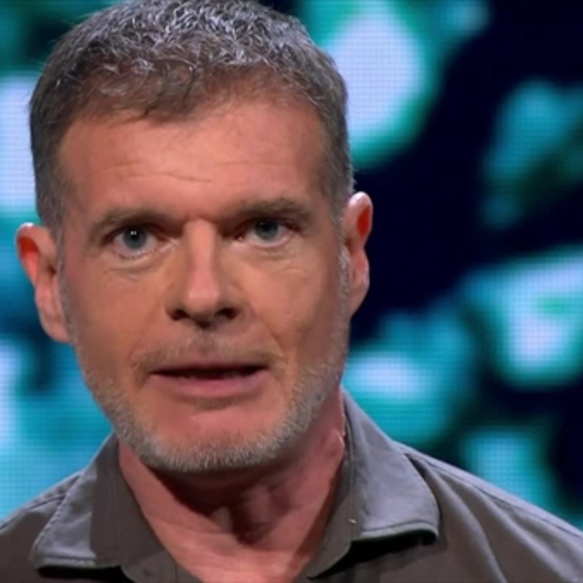 marcofurfaro's tweet image. Stefano Massini è stato aggredito al Salone di Torino.

Poco fa un uomo lo ha strattonato per il bavero della giacca e spintonato, per urlargli in faccia  parole che sono violenza pura: 

“Hitler aveva ragione, voi comunisti senza contraddittorio camuffate la storia e la state…