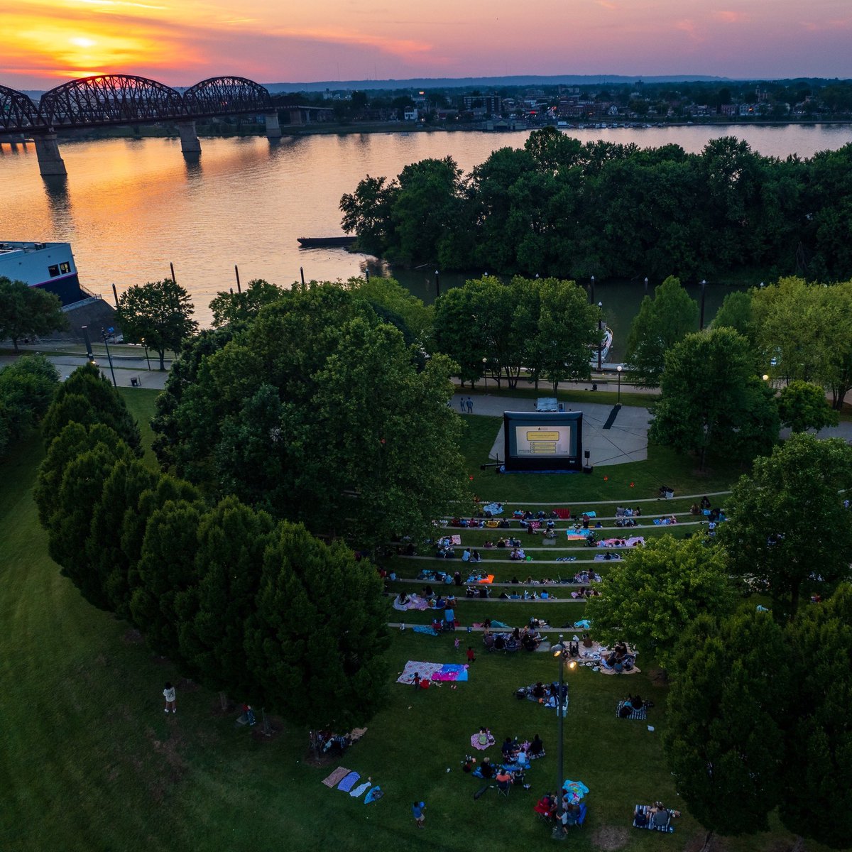 wfpark's tweet photo. 🤫 Shhh, the show's about to begin. The return of the outdoor movie night series, Downtown Drive-in, starts May 31st with a showing of Barbie! 

For more info, visit https://t.co/kL1mcezvCE. 

📸: Downtown LOU https://t.co/VYVVdtgeKu