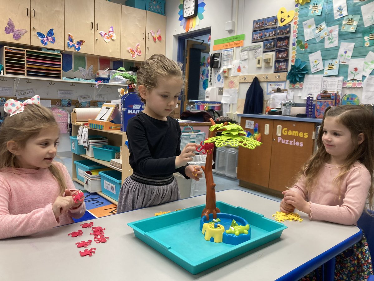 slevin_prek's tweet photo. Check out these focused faces! #fhleads #treestudy  🌲 🌳 https://t.co/OAzwAJT6iO