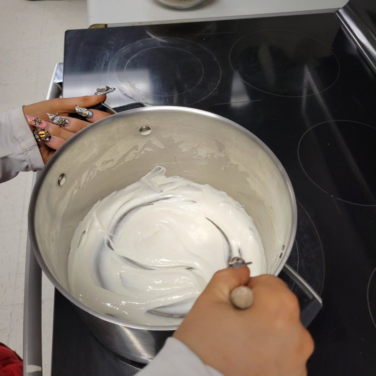 Anderson_FCS's tweet photo. Rice Krispie Treats make Mondays so much better! #SweetTreatWeek #CookingClass #AHSisFamily https://t.co/yRCfeOakxe