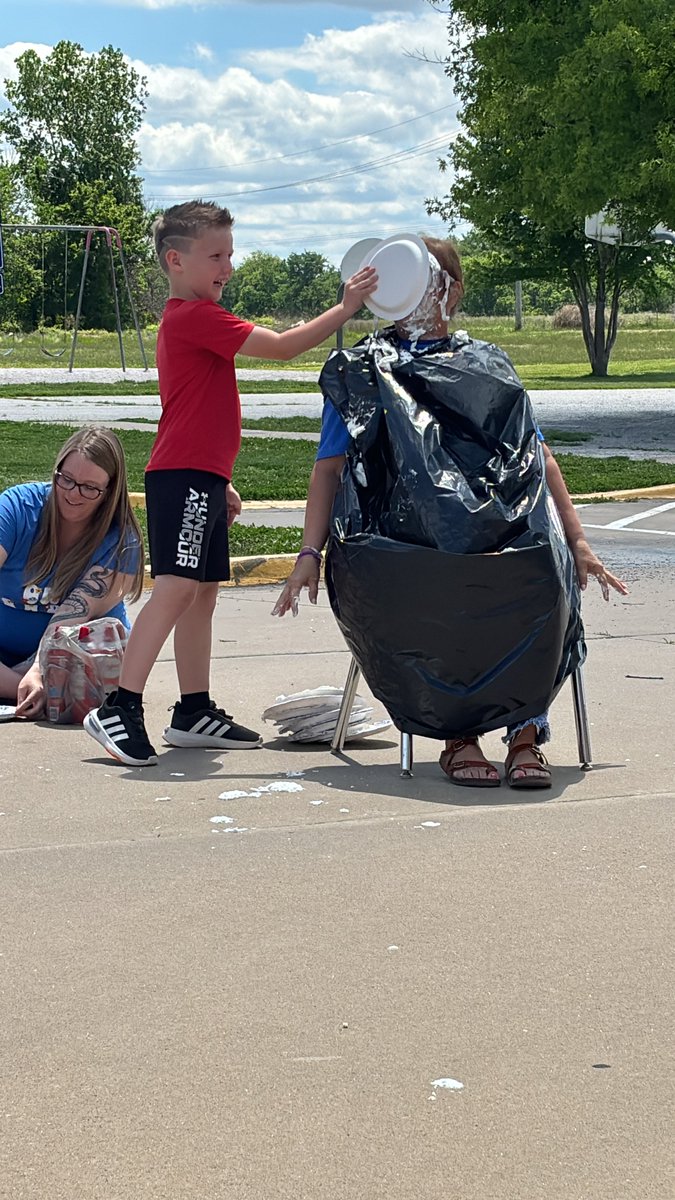 🥧 Turning pennies into pies! Steadley Tigers' penny war for the Art Show. The top fundraisers got to pie Dr. Northup! From spare change to whipped cream, every contribution counted. Thanks to all who made our Art Show display boards a reality! 🐯 #TigerPride #PieThePrincipal