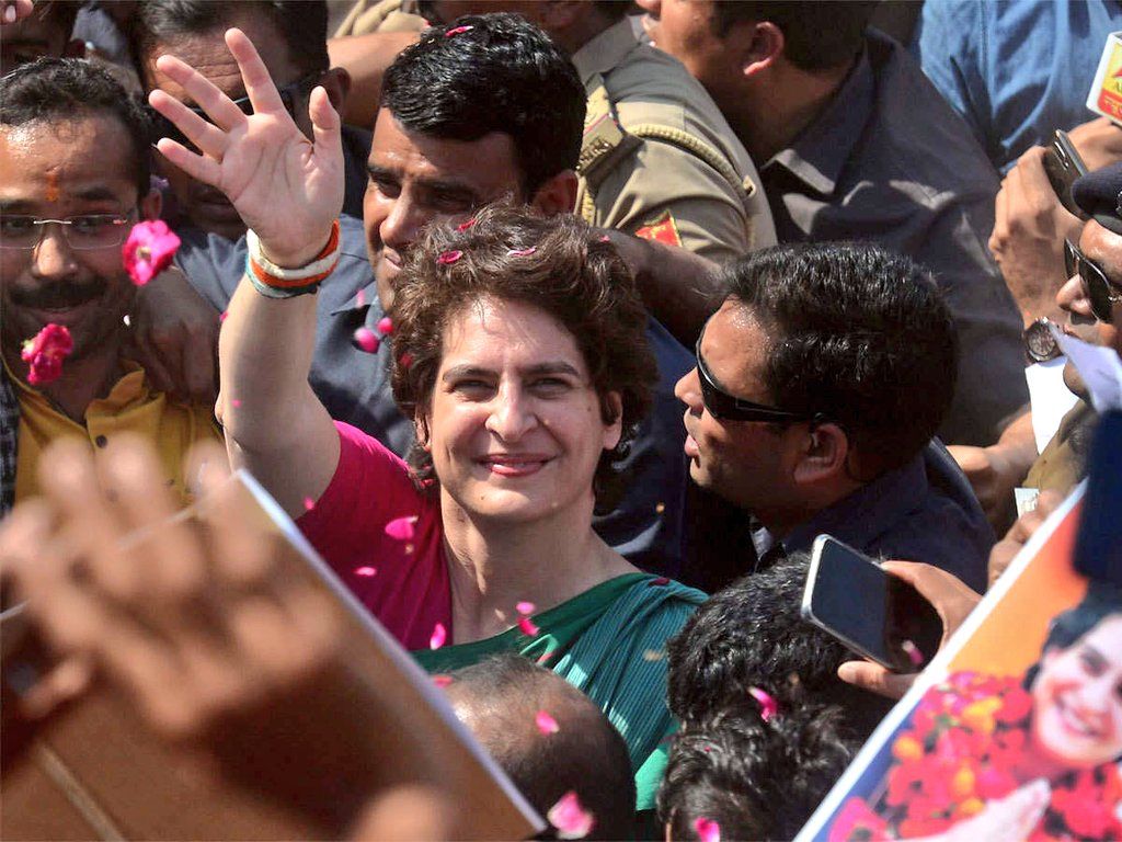 BIG BREAKING ⚡

Priyanka Gandhi to address record 18 rallies in Amethi tomorrow.

She is on a mission to destroy the entire career of Smriti Irani 🔥

#CongressAaRahiHai