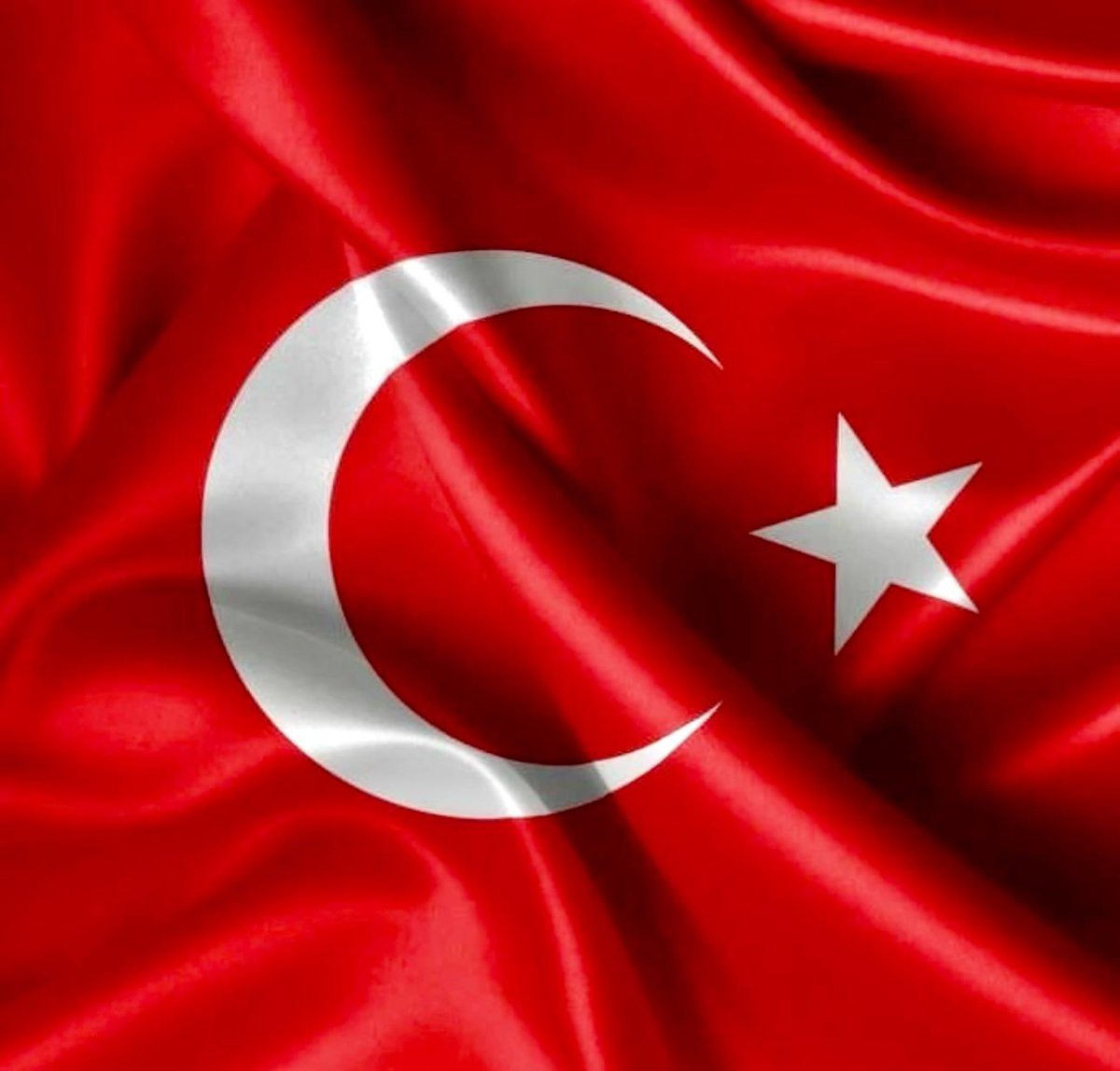 sehitgazivakfi's tweet photo. Van’ın Çatak ilçesinde yıldırım düşmesi sonucu şehit olan Güvenlik Korucusu Çetin ŞEYLAN’a Allah’tan rahmet, ailesine ve Yüce Türk Milletine başsağlığı dileriz. 🇹🇷 https://t.co/MdqHQqGPo1