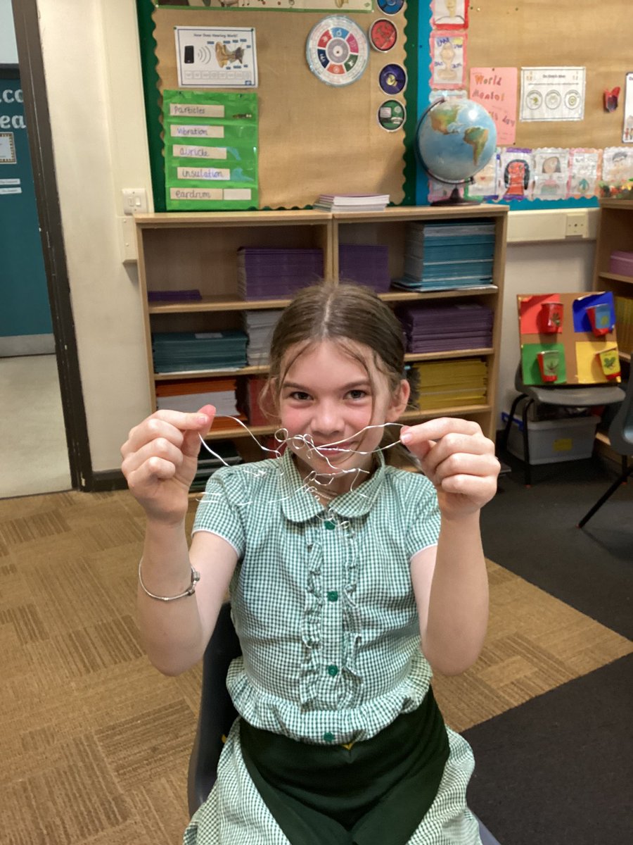 MissChadwickEPS's tweet photo. We had a go at wire sculpting this afternoon 🧑‍🎨🦋🚗 @ElmridgeSch https://t.co/8BerEbZ0qQ