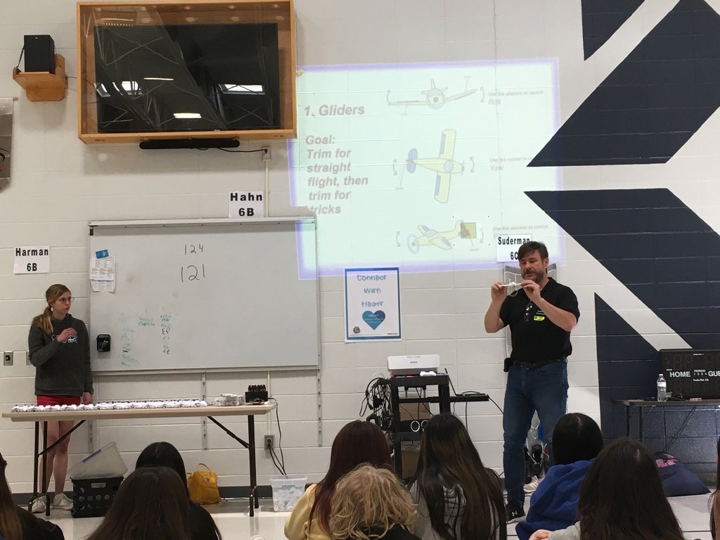 USD457's tweet photo. Dr. Ron Barrett, Professor at KU in Aerospace Engineering, was at Bernadine Sitts Intermediate Center visiting with 6th graders about Aerospace Engineering.  Students had an opportunity to fly small drones, styrofoam airplanes, and prop copters. https://t.co/WV9WXCH9FN