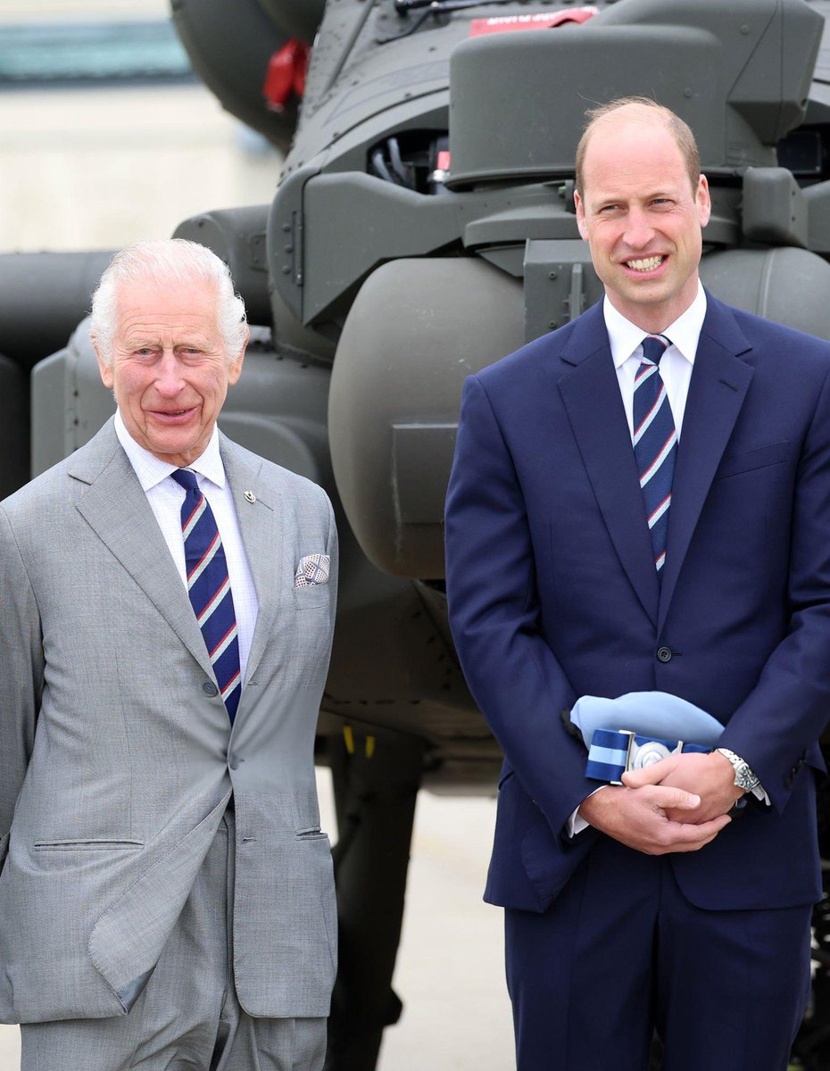 lovewalesfamily's tweet photo. Congratulations to The Prince of Wales who is now the new Colonel-in-chief of the Army air corps 🚁👏🏻💙 https://t.co/BBG2DYr6zO