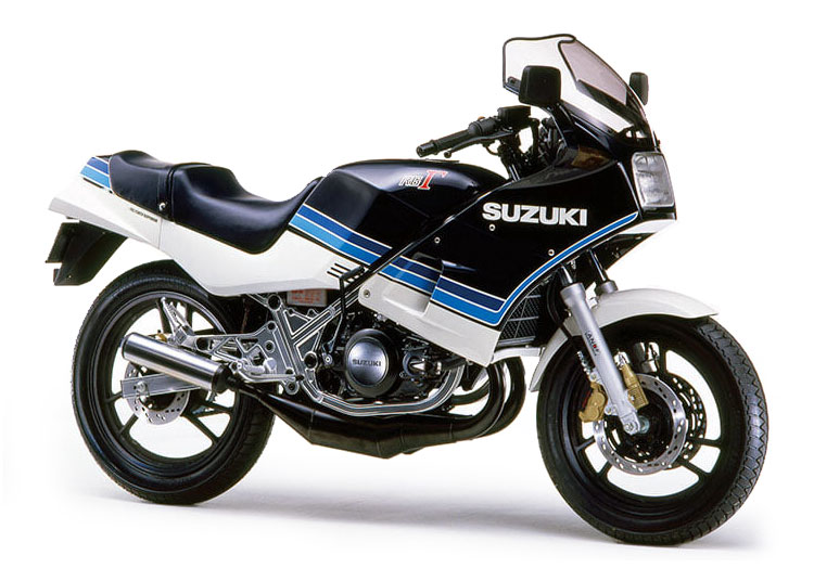 The OilySmudges Silhouette Quiz No. 315 Congrats to our winners 🏆 Many thanks to everyone who joined in 👏👏👏 This week's answer: 1984 #Suzuki RG250 Gamma (GJ21A) 🏍️🇯🇵 Source: suzukicycles.org #Motorcycles See you all again next time 👍